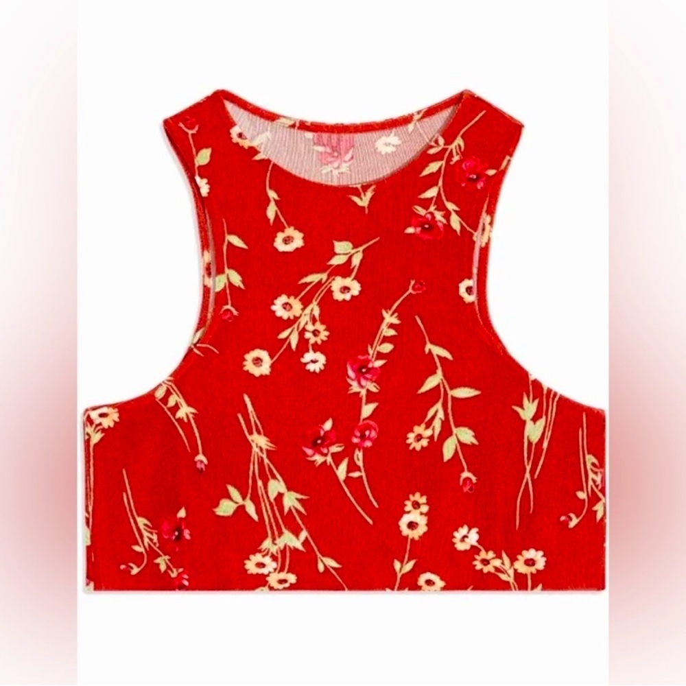 Danielle Bernstein of WEWOREWHAT Floral
Cropped Tank Top Size: XS
